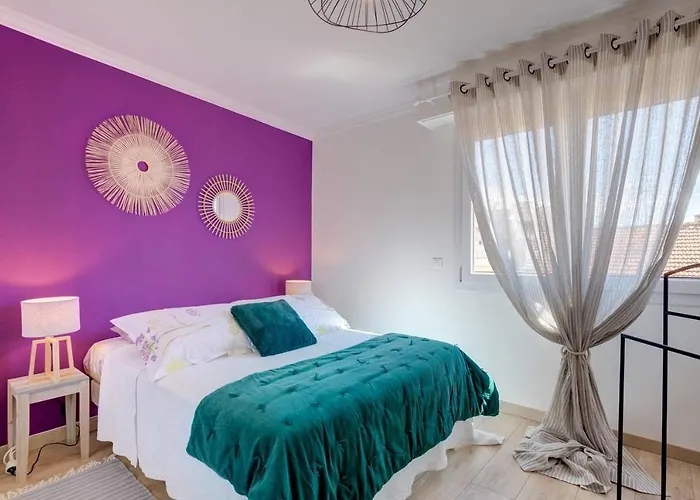 Friendly & Designed Apartment In The Golden Square